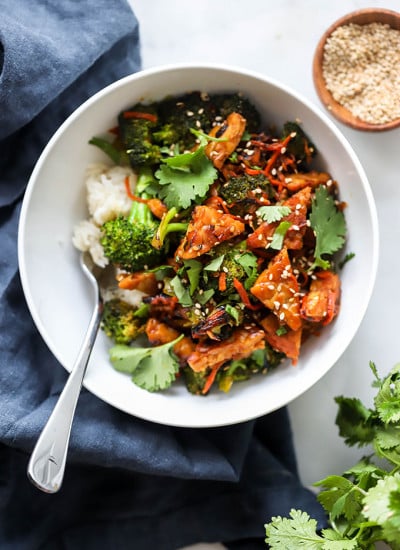 Teriyaki tempeh and broccoli stir fry